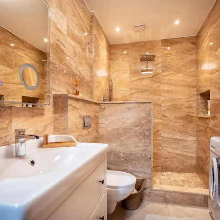Historical Townhouse - Hypercenter Apartment Cluj-Napoca